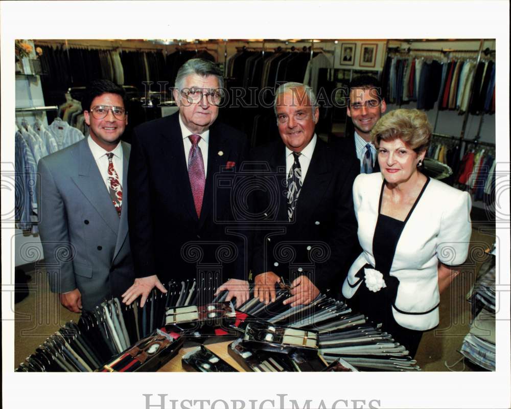 1990 Press Photo Harold&#39;s in the Heights Owners, the Wiesenthal Family - Historic Images