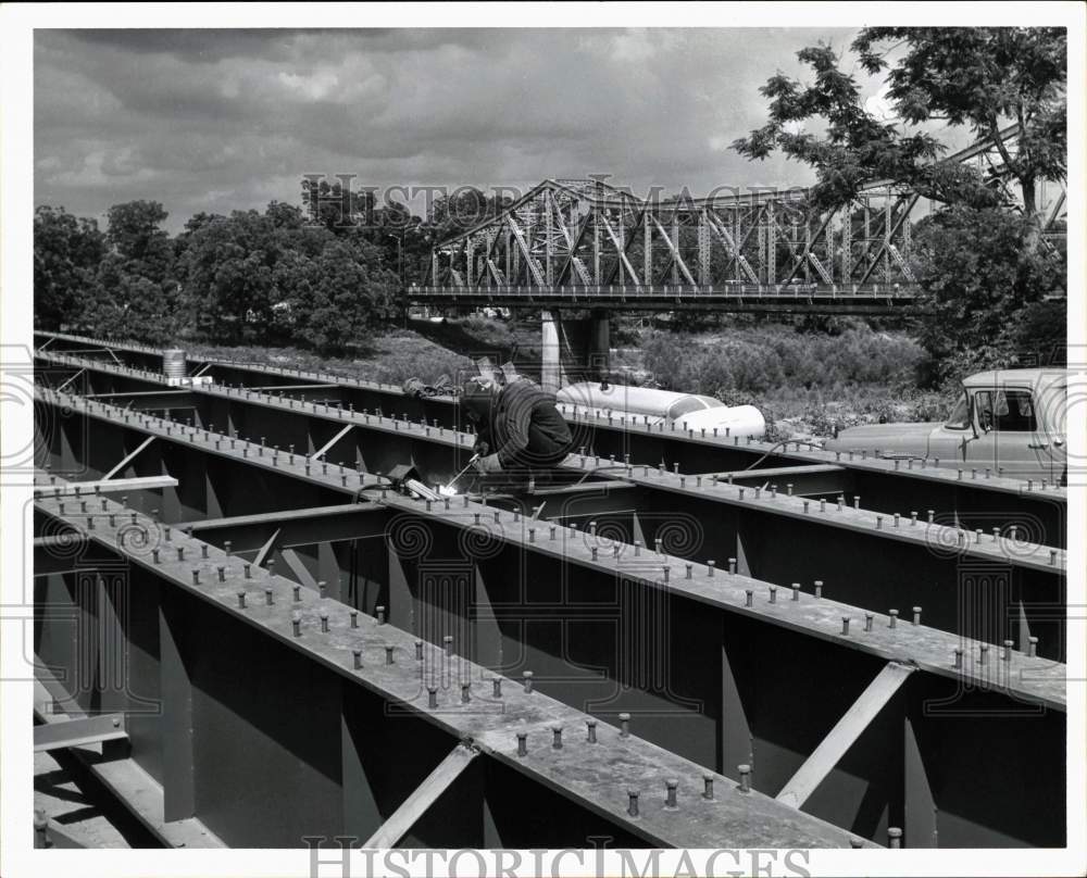 1964 Press Photo Bridge construction in Texas. - hps11425 - Historic Images