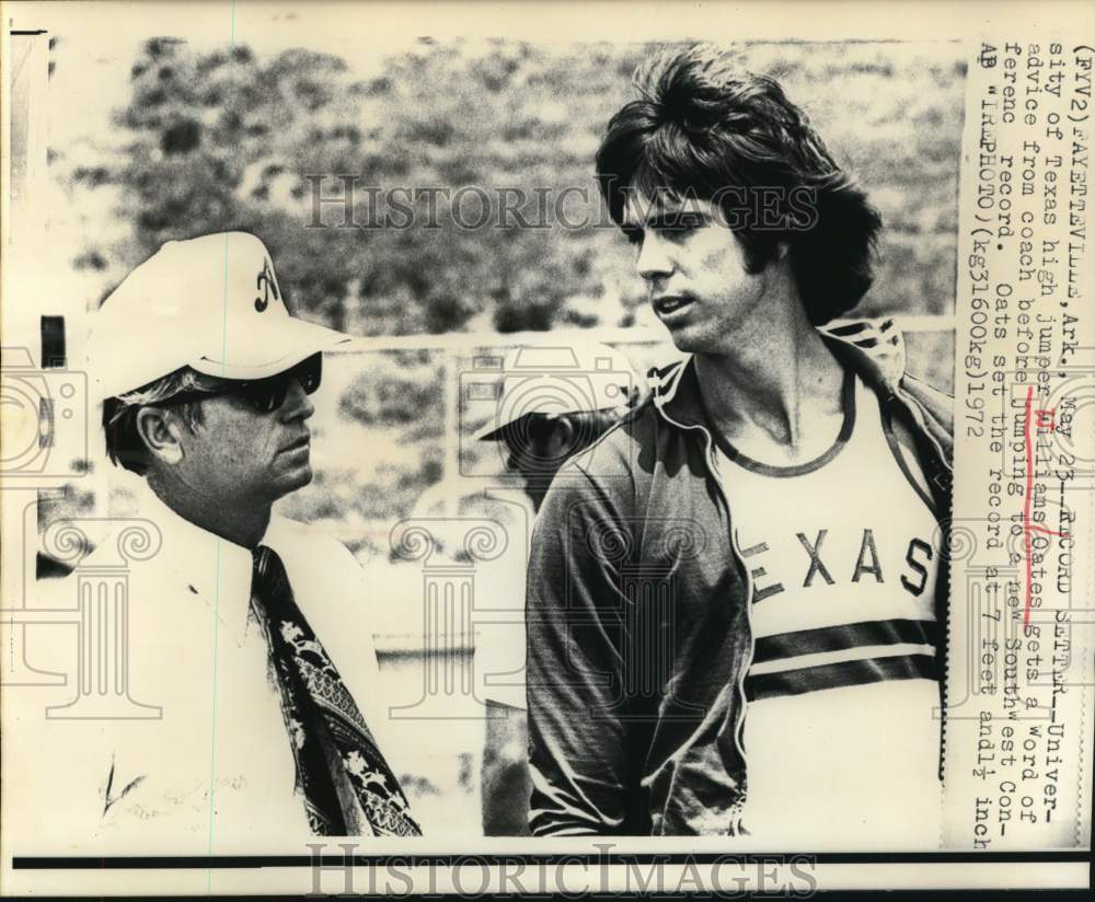 1972 Press Photo University of Texas High Jumper Williams Oates with in AR - Historic Images