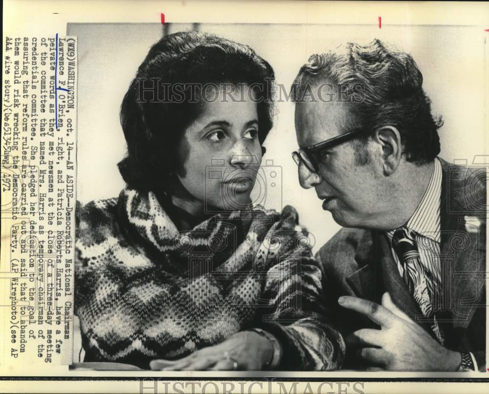 1971 Press Photo Democratic Chairman Lawrence O&#39;Brien, Patricia Harris at Event - Historic Images