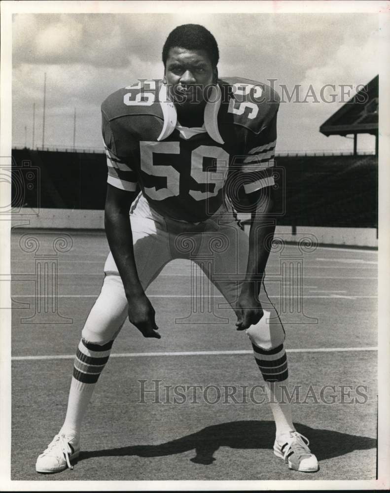 1974 Press Photo Rice University Football Player Rod Norton Poses on Field- Historic Images