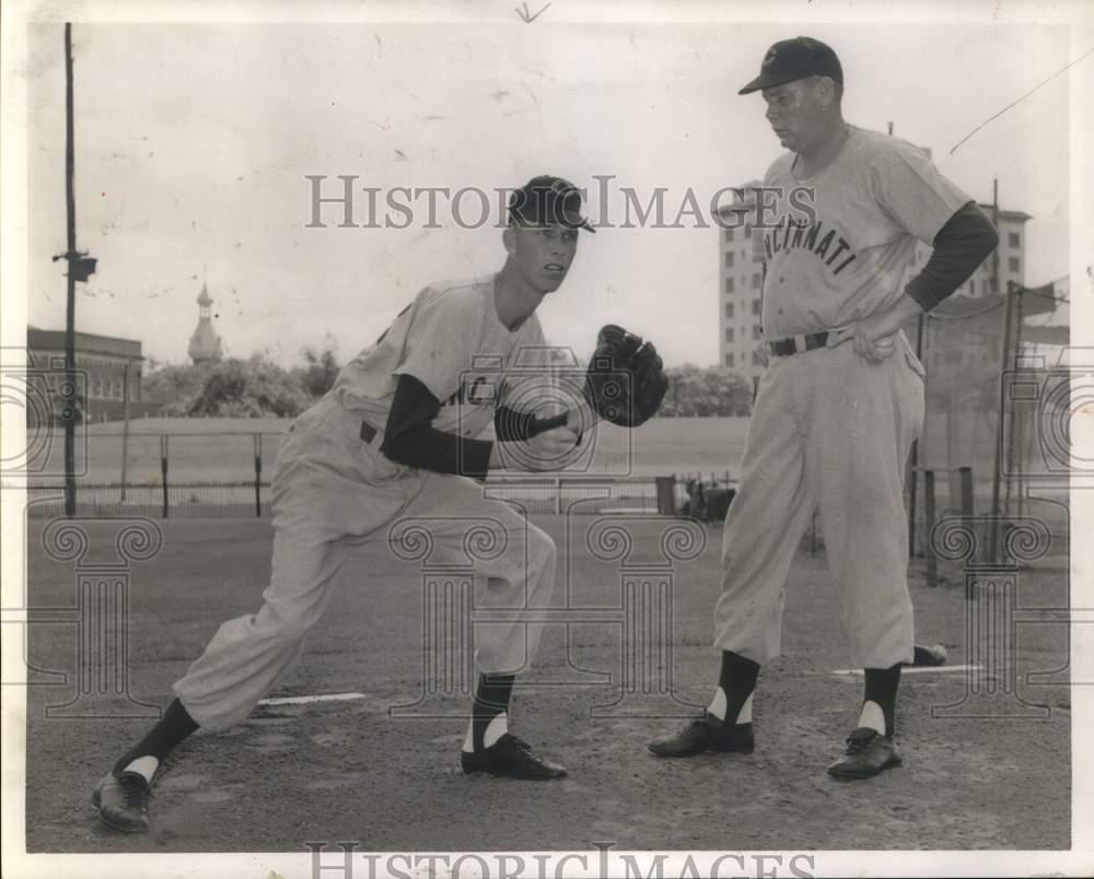 1955 Press Photo Tom Ferrick gives pitcher Jim Pearce advice. - hps13800 - Historic Images