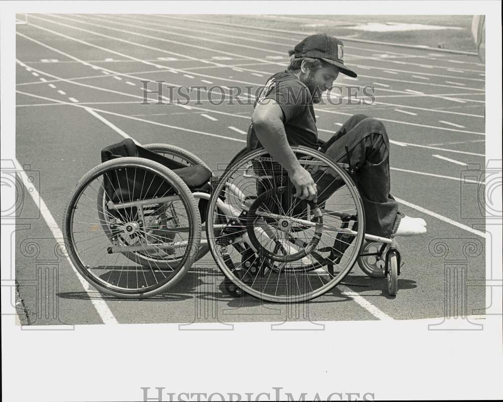 1984 Press Photo Olympic wheelchair racer Randy Snow at Robertson Stadium- Historic Images