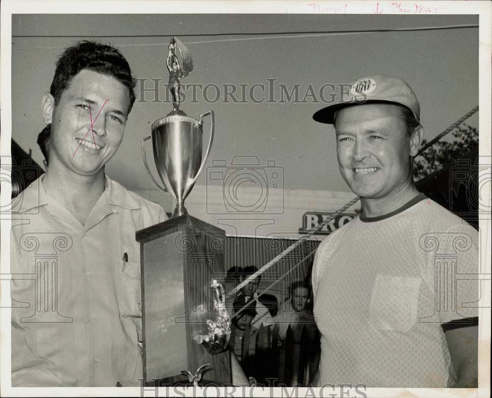 1959 Press Photo Alfred Glassell poses with sportsman holding trophy - hps18222 - Historic Images