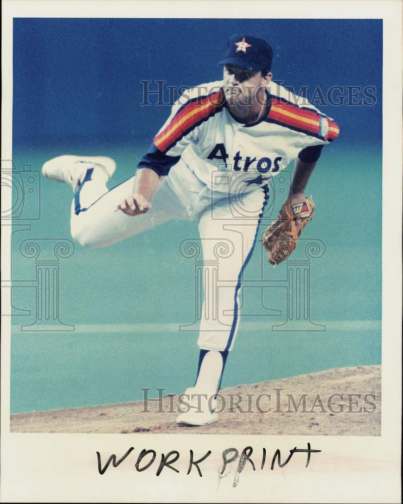 Press Photo Houston Astros baseball player Bill Gullickson in action - hps18643- Historic Images