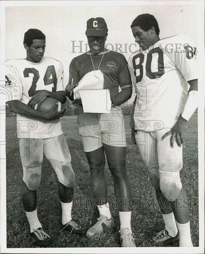 1972 Press Photo Aldine Carver Football Player Michael Glaze and Coach, Teammate- Historic Images