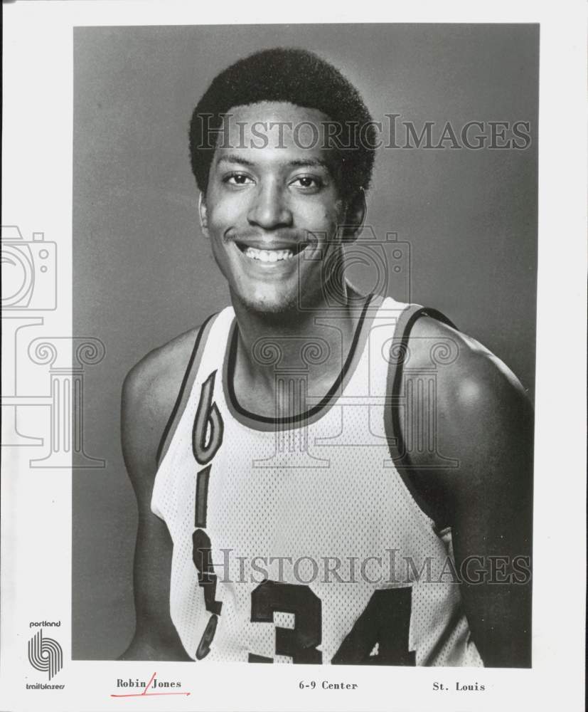 1977 Press Photo Portland Trail Blazers basketball player Robin Jones - Historic Images