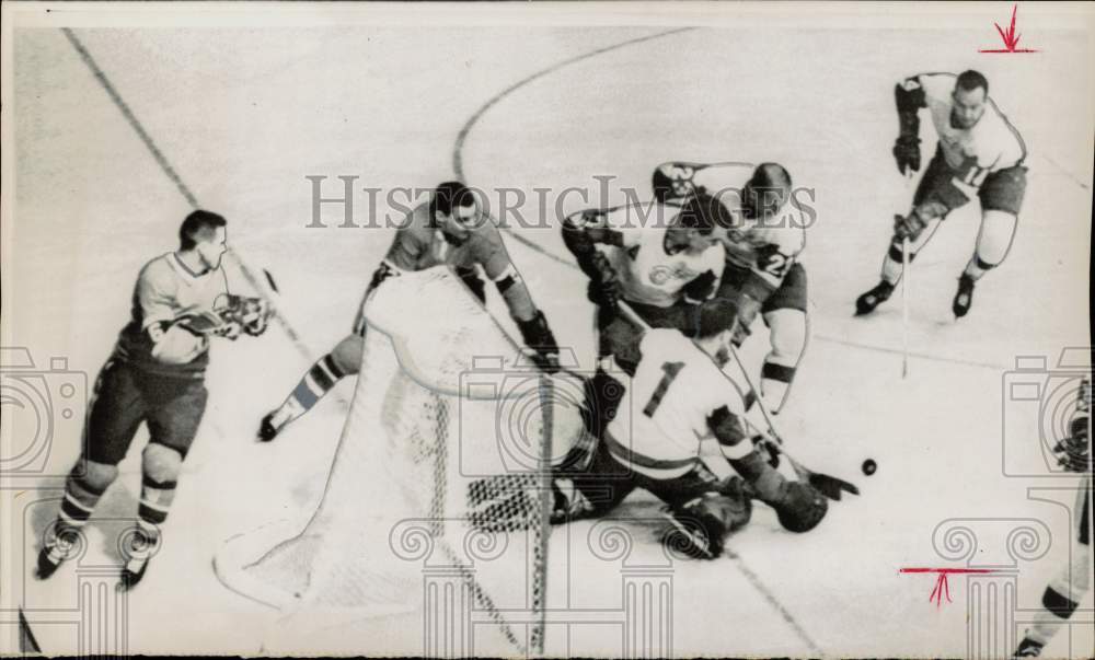 1966 Press Photo Detroit Red Wings &amp; Montreal Canadiens Play Hockey - hps19571 - Historic Images