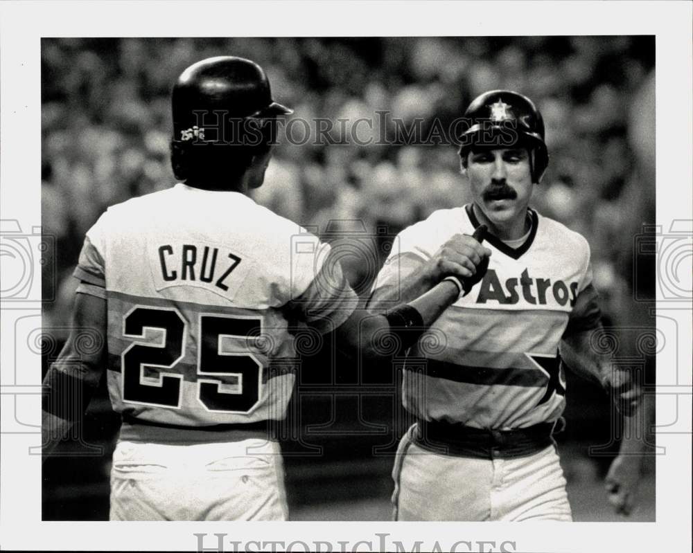 1983 Press Photo Houston Astros baseball players Phil Garner, Jose Cruz in game- Historic Images