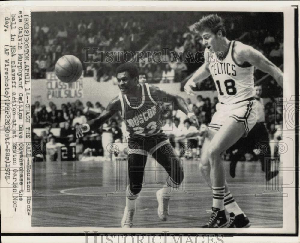 1975 Press Photo Houston Rockets and Boston Celtics play NBA playoff basketball - Historic Images