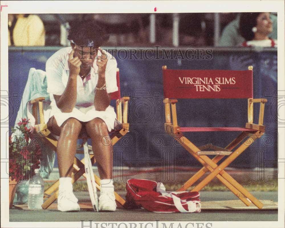 1990 Press Photo Tennis Player Zina Garrison on Sideline at Tournament- Historic Images