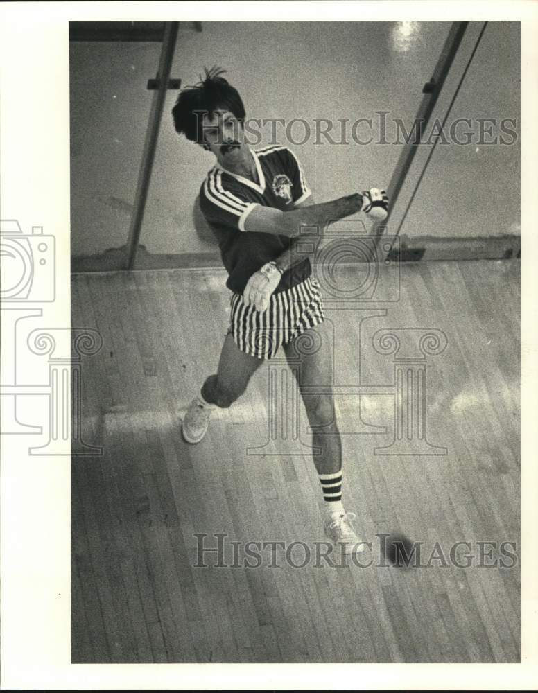 1982 Press Photo Tom Easterling Competes in YMCA National Handball Championship- Historic Images