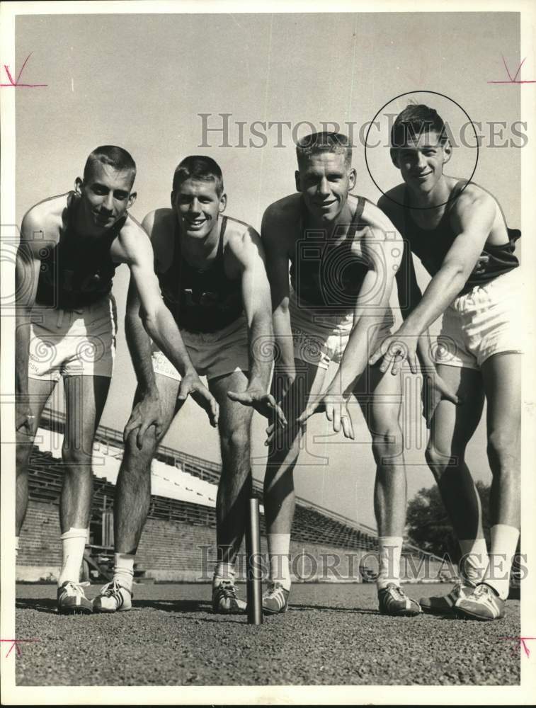 1964 Press Photo Rice University track athlete Jimmy Ellington and teammates - Historic Images