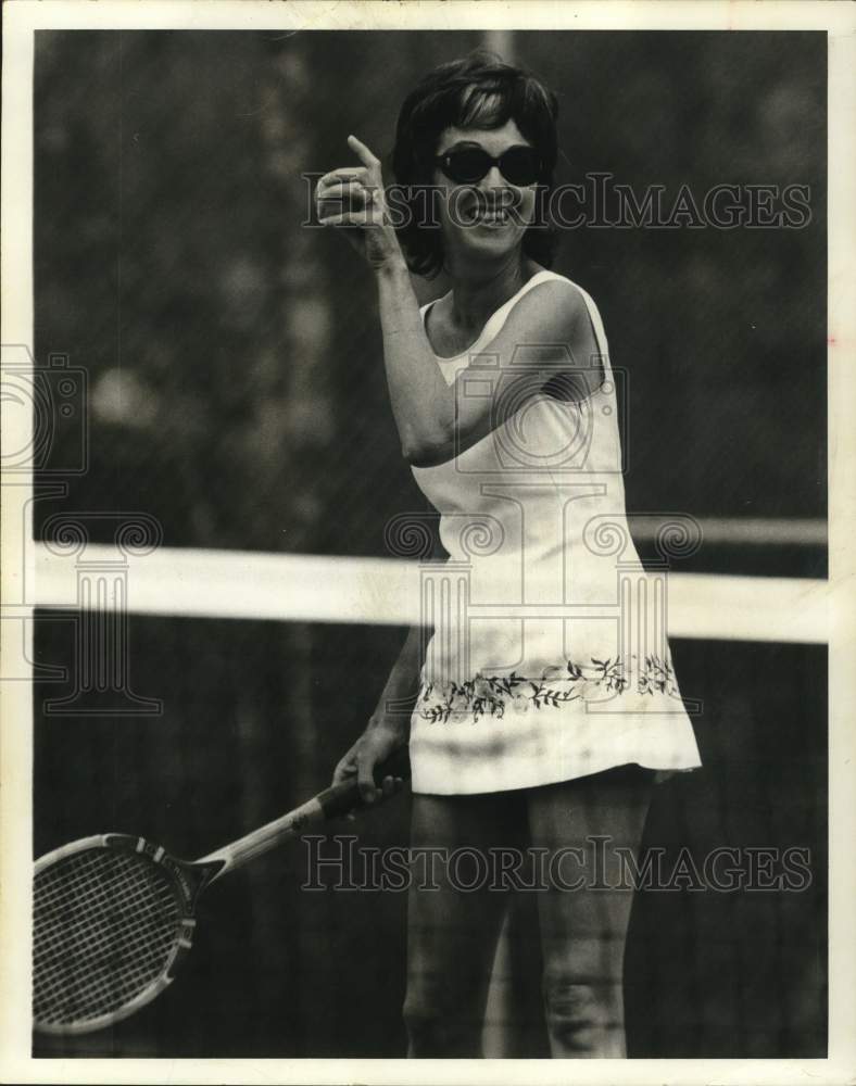 1971 Press Photo Tennis Magazine Editor Gladys Heldman Plays Match - hps20645- Historic Images