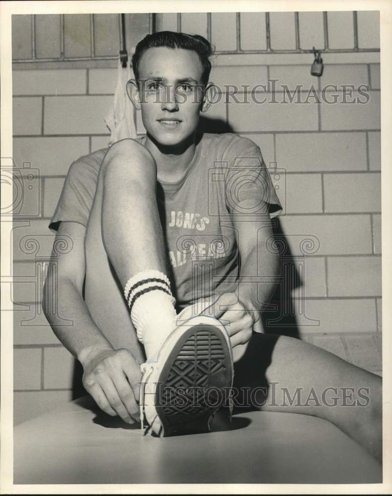1965 Press Photo Jones High School basketball player Barry Lewis - hps20804- Historic Images