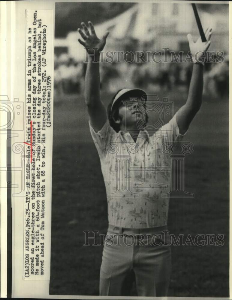 1976 Press Photo Golfer Hale Irwin Celebrates Eagle at Los Angeles Open - Historic Images