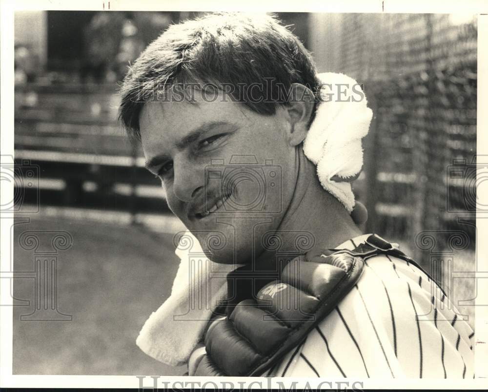 1986 Press Photo University of Houston baseball catcher Pat Hewes - hps22168- Historic Images