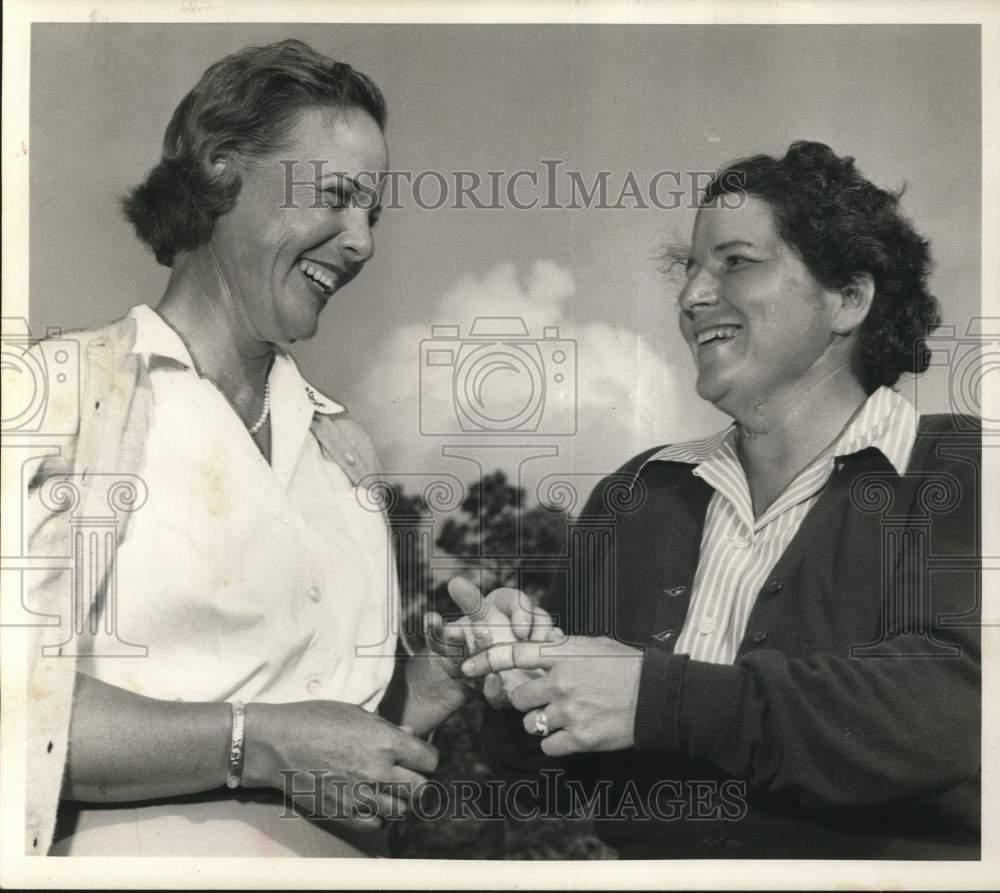 1955 Press Photo Sports Figures Mrs. L.M Keating &amp; Mrs. Riedel Shake Hands- Historic Images