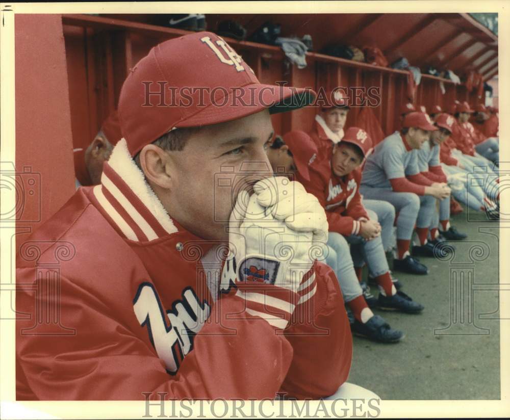 1989 Press Photo University of Houston Baseball Player Craig Leverette in Dugout- Historic Images