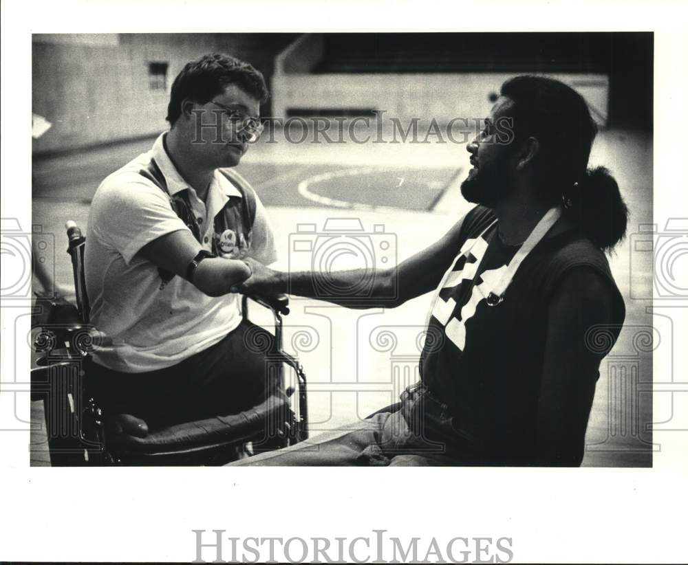 1981 Press Photo Wheelchair basketball players John Hoffman, Mike Gutierrez- Historic Images