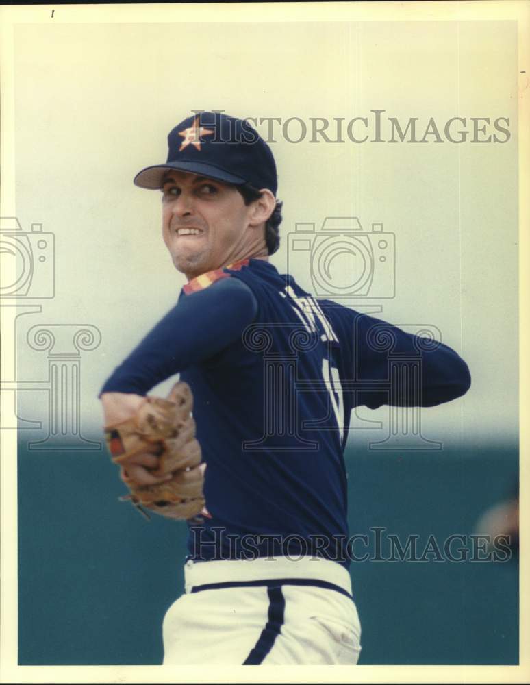 1988 Press Photo Houston Astros Baseball Player George Frazier Pitches - Historic Images