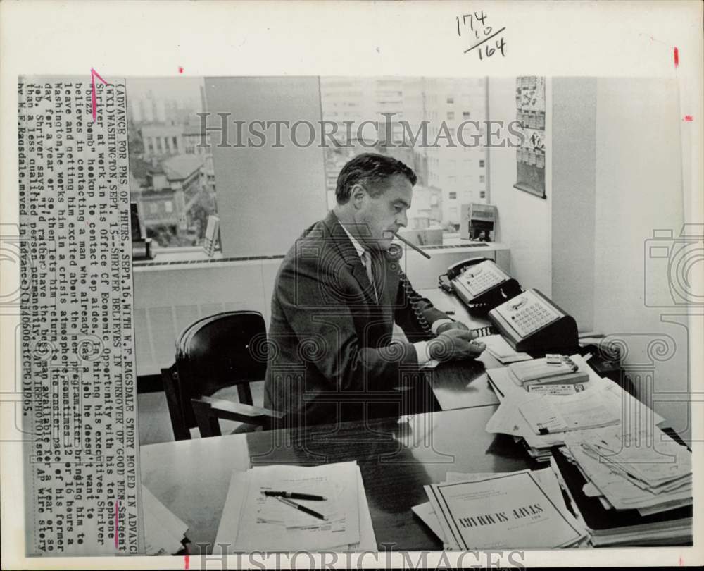 1965 Press Photo Sargent Shriver working at his OEO office in Washington.- Historic Images