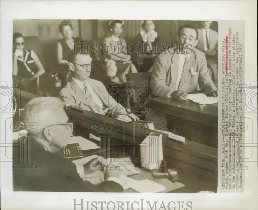 1955 Press Photo Actor Lou Polan argues at House Un-American hearing in New York- Historic Images