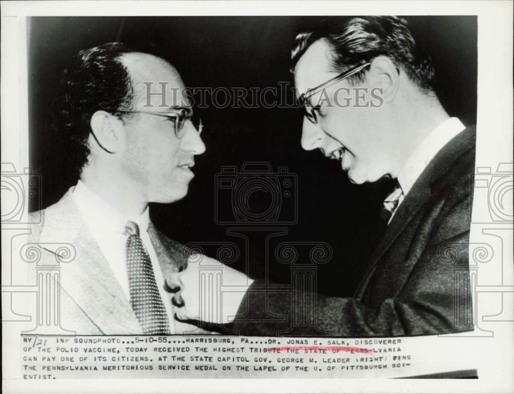 1955 Press Photo Governor George Leader honors Dr. Jonas Salk in Pennsylvania.- Historic Images