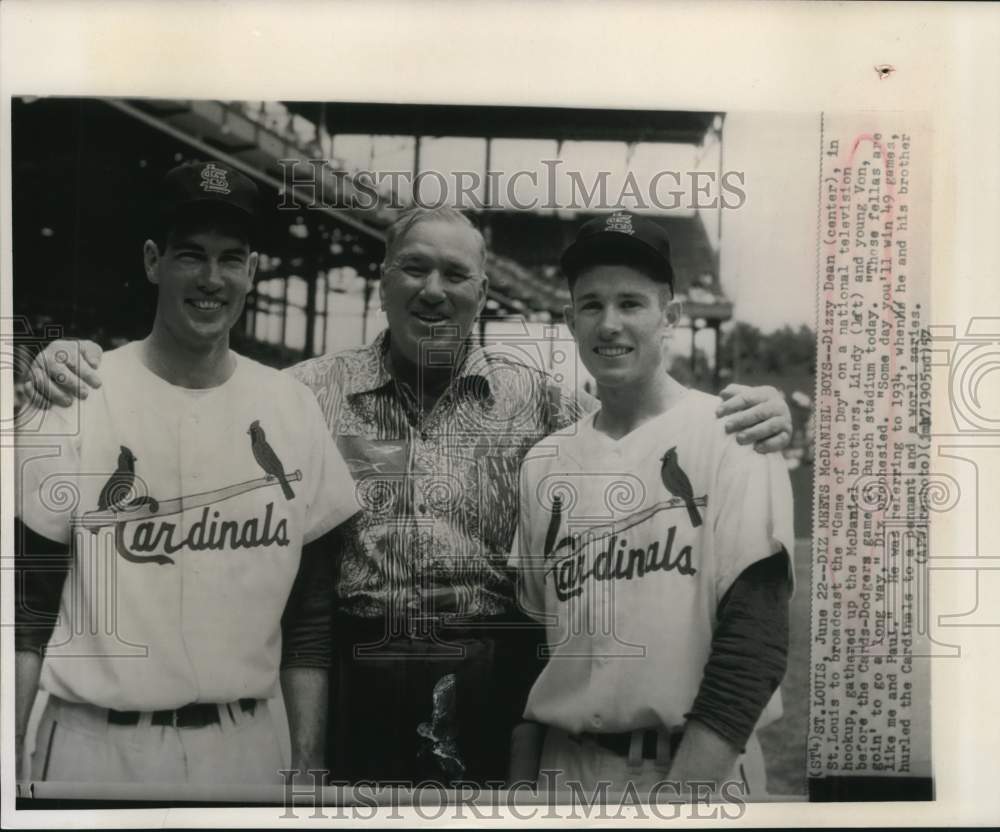 1957 Press Photo Dizzy Dean with McDaniel Brothers of Cardinals Baseball Team - Historic Images