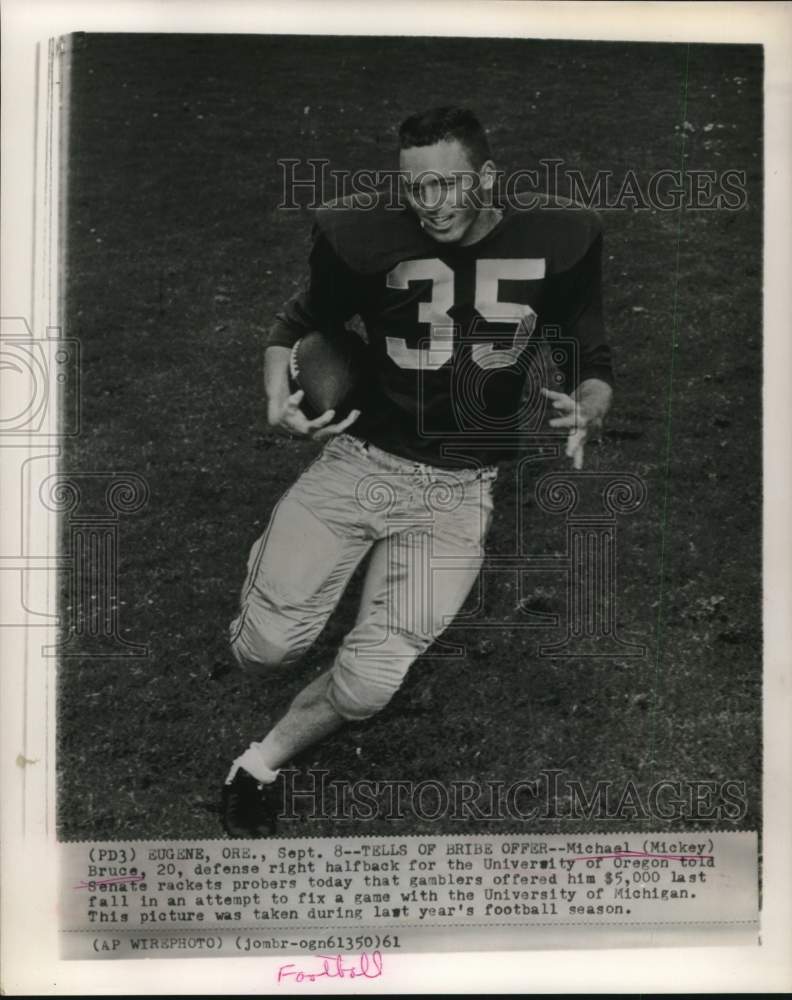 1960 Press Photo Michael (Mickey) Bruce, University of Oregon Football Halfback - Historic Images