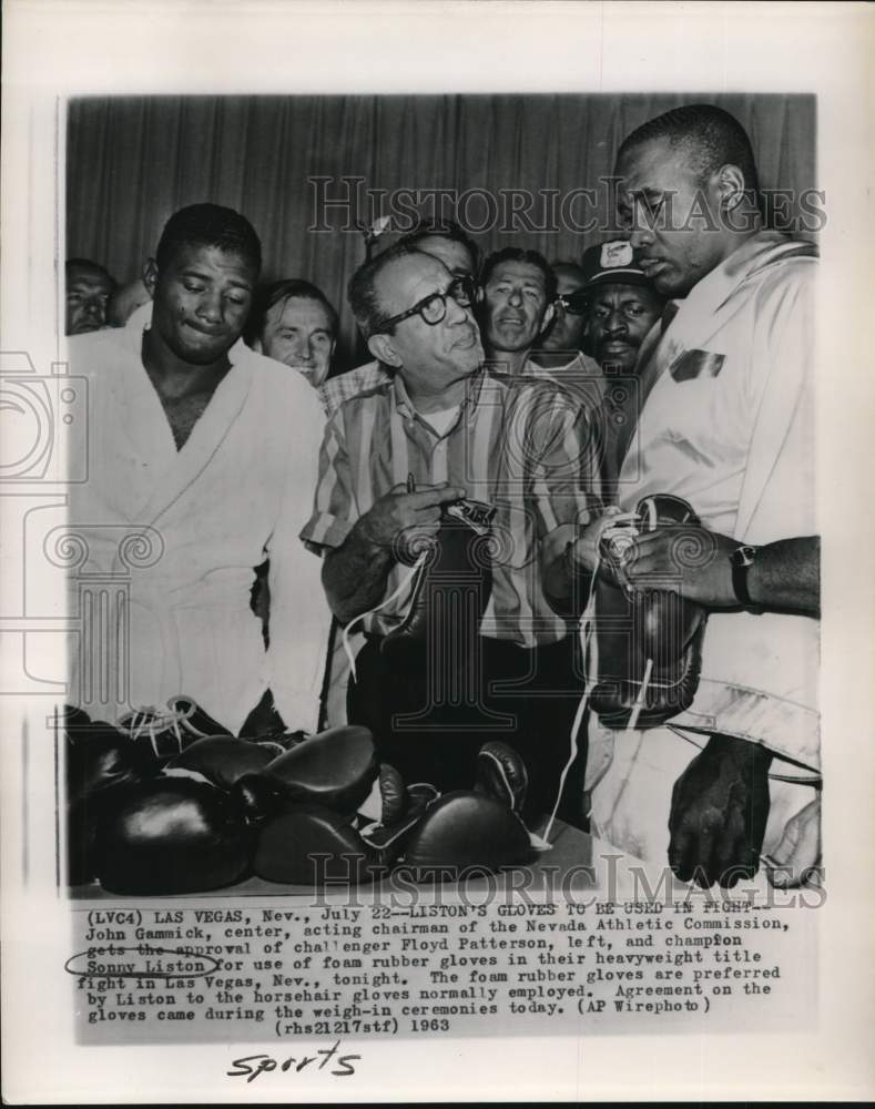 1963 Press Photo Boxers Floyd Patterson, Sonny Liston with Chairman John Gammick - Historic Images