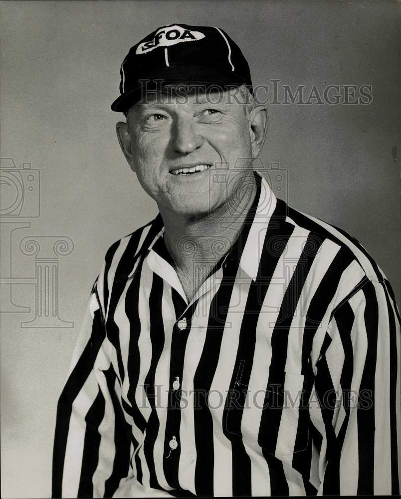 1960 Press Photo Salem Football Officials Association Member Red Bourne - Historic Images