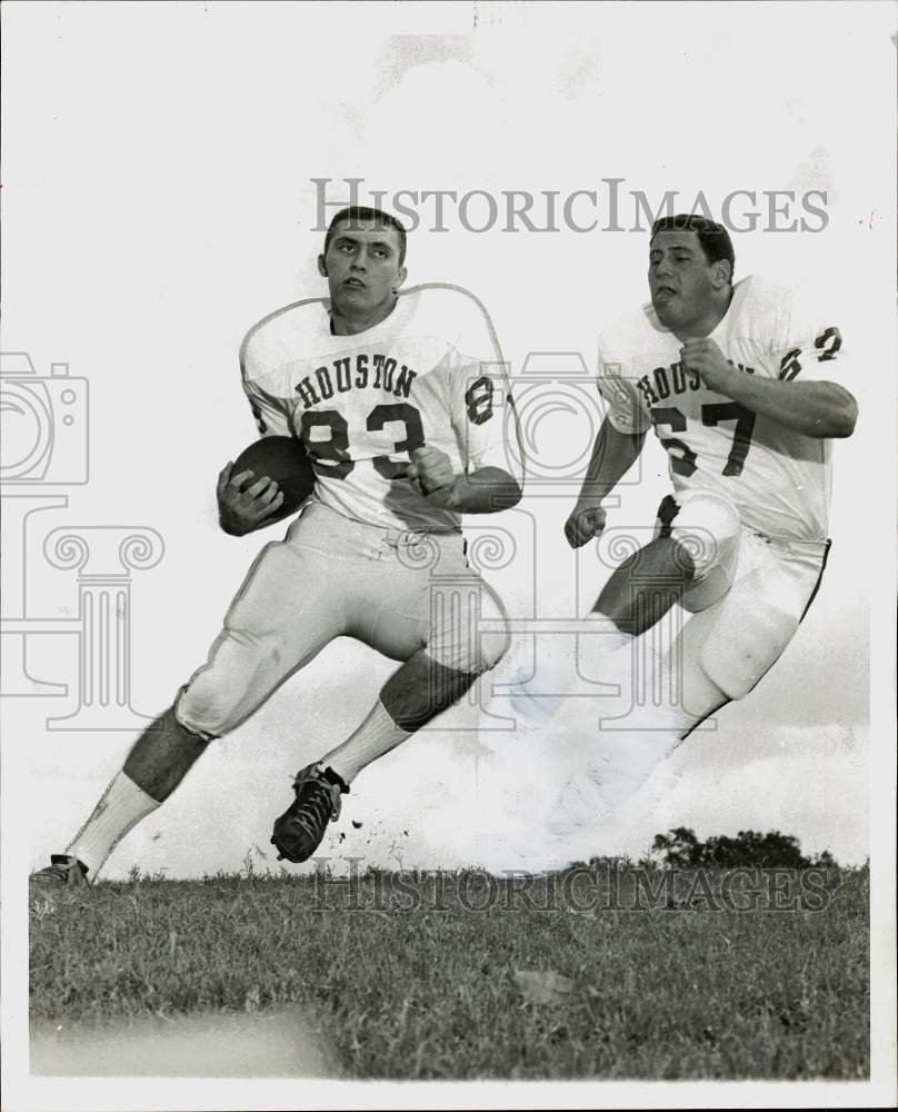 1965 Press Photo Houston football players Mickey Don Thompson and Rick Stotter- Historic Images