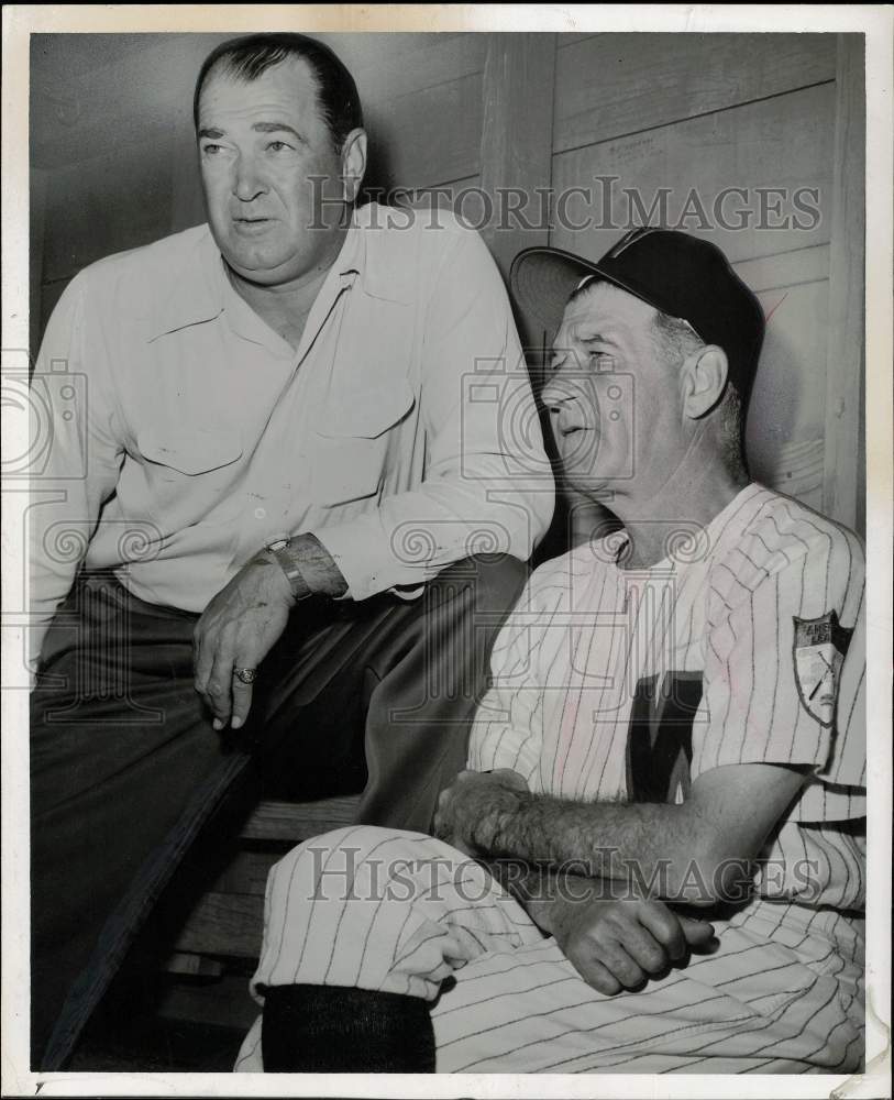 1952 Press Photo Baseball notables &quot;Bobo&quot; Newsom and Bucky Harris - hpx05149 - Historic Images