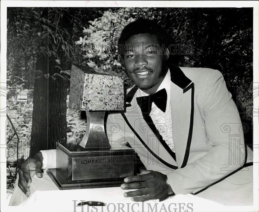 1976 Press Photo Vince Lombardi Award winner Leroy Selmon, Oklahoma University - Historic Images