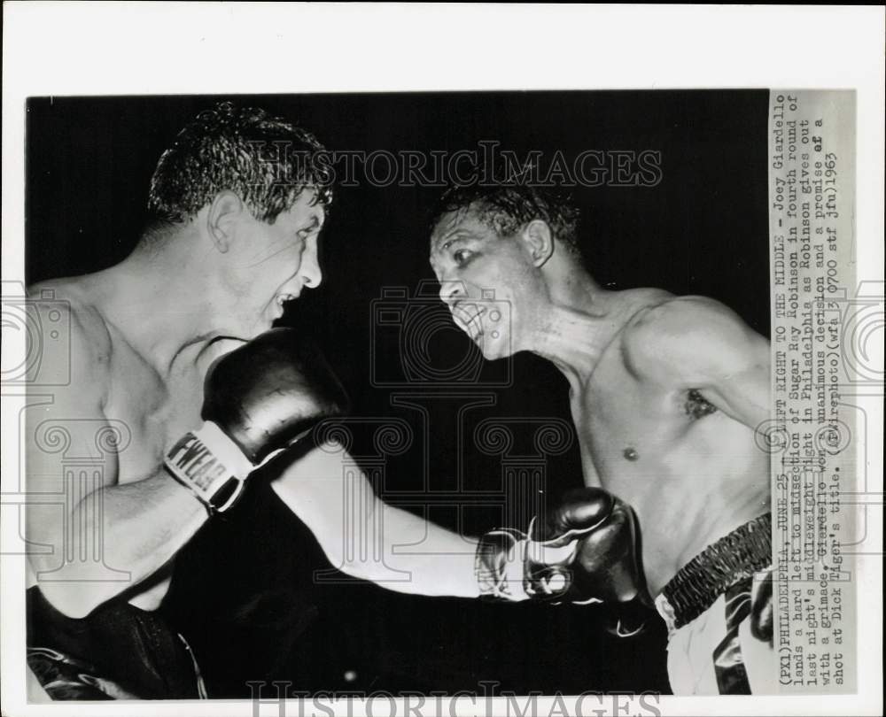 1963 Press Photo Boxers Joey Giardello and Sugar Ray Robinson during bout in PA- Historic Images