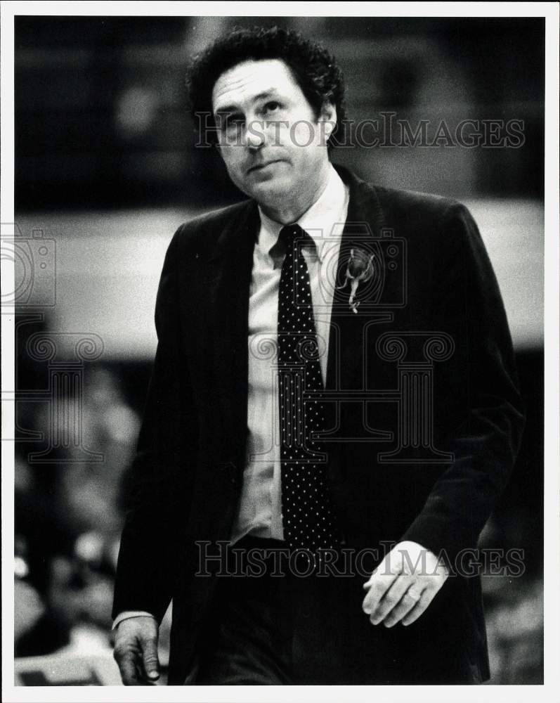 1983 Press Photo Eddie Sutton, coach for the Univ. of Arkansas basketball team - Historic Images