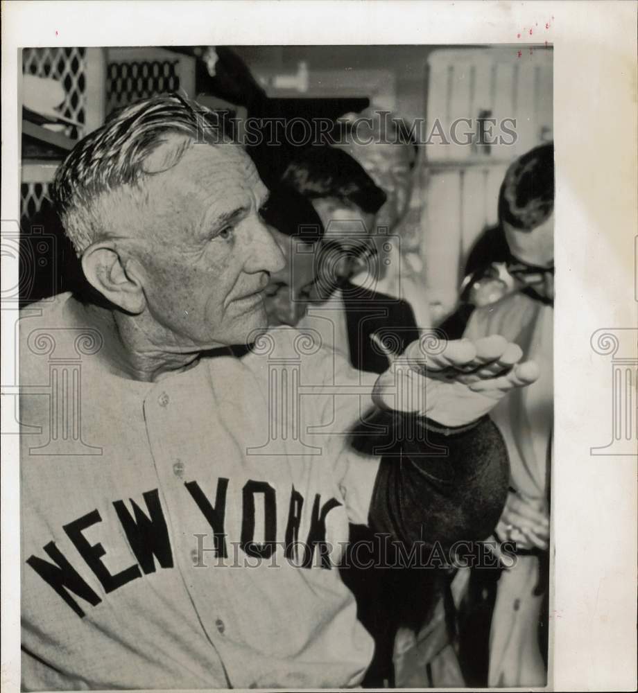 1957 Press Photo Charles &quot;Casey&quot; Dillon Stengel, NY Yankees baseball manager - Historic Images