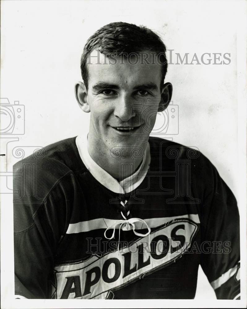 1967 Press Photo Norm Dennis, center player for the Houston Apollos hockey team - Historic Images