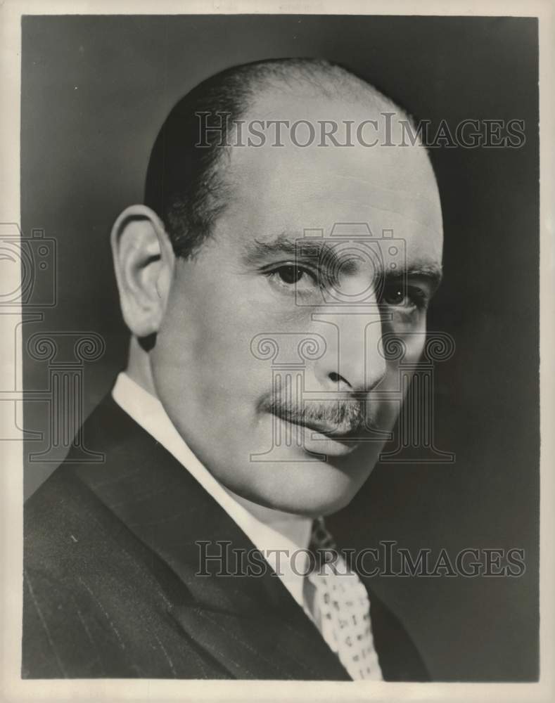 1956 Press Photo Sir Cedric Hardwicke stars in &quot;Caesar and Cleopatra&quot; on NBC-TV.- Historic Images