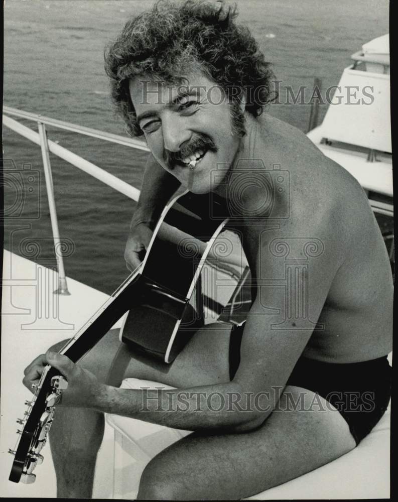 1971 Press Photo Dustin Hoffman stars in movie from Cinema Center Films.- Historic Images