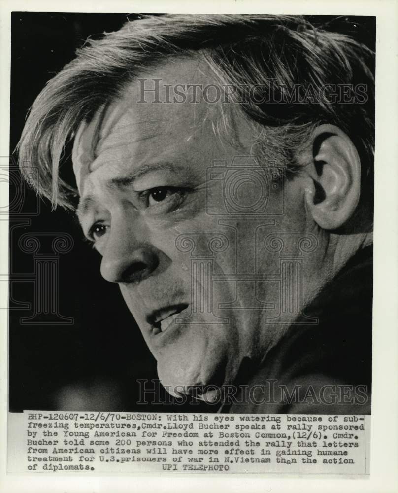 1970 Press Photo Commander Lloyd Bucher speaks at rally in Boston - kfa10307 - Historic Images