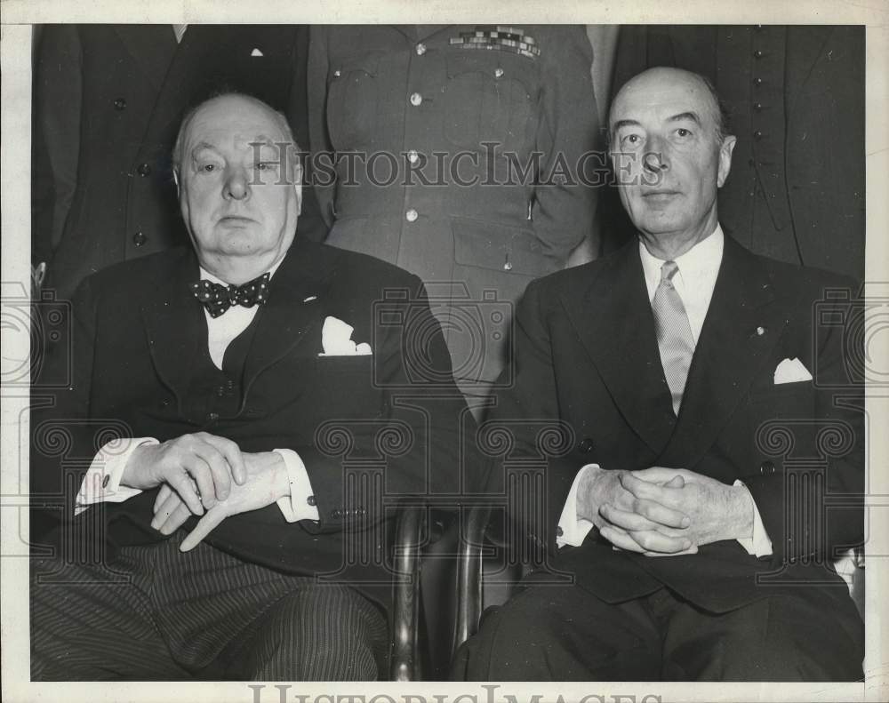 1952 Press Photo Winston Churchill and Secretary Robert Lovett in Wash