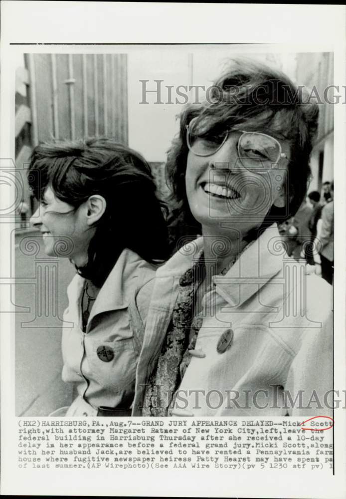 Press Photo Micki Scott and attorney leave federal building in Harrisburg, PA- Historic Images