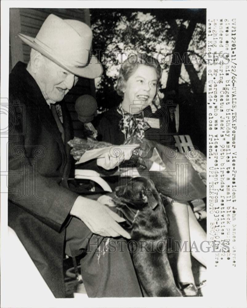 1966 Press Photo Former VP John Nance Garner & Mrs. Jewel Kincaid in Uvalde, TX- Historic Images