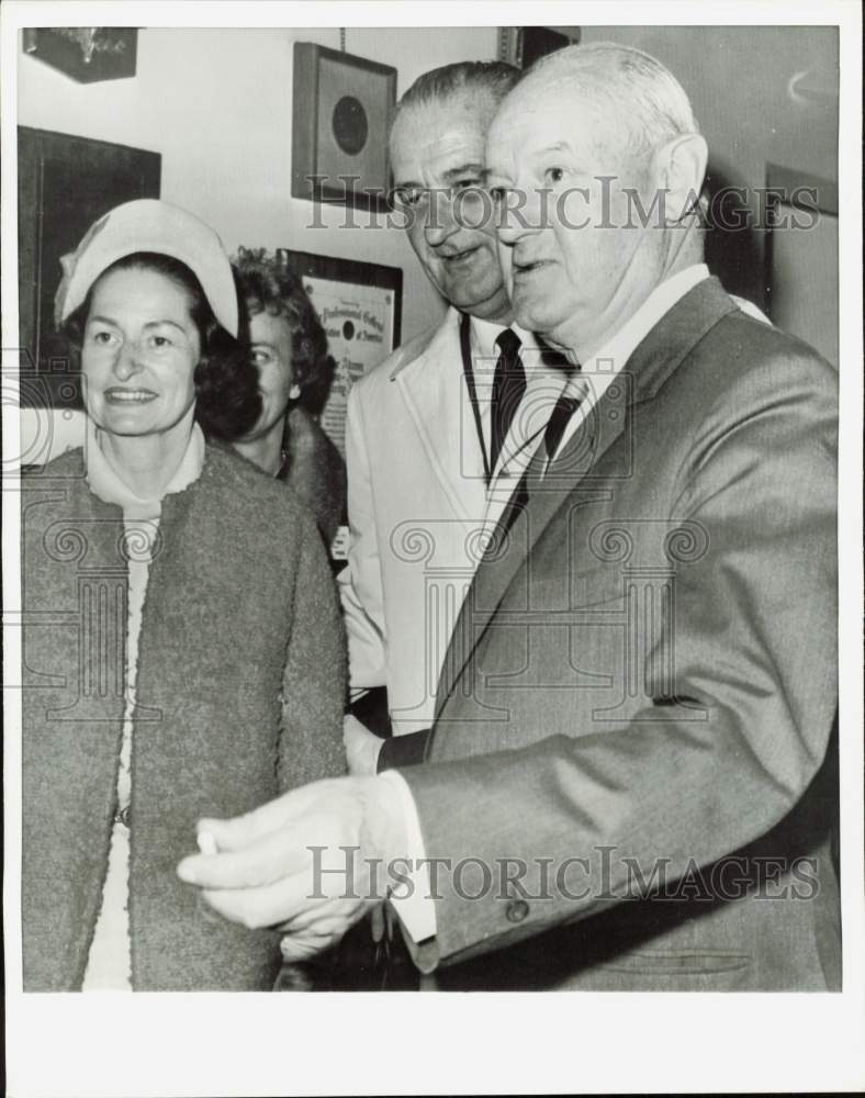 1964 Press Photo Pres. &amp; Mrs. Lyndon B. Johnson with John S. Knight in Akron, OH- Historic Images