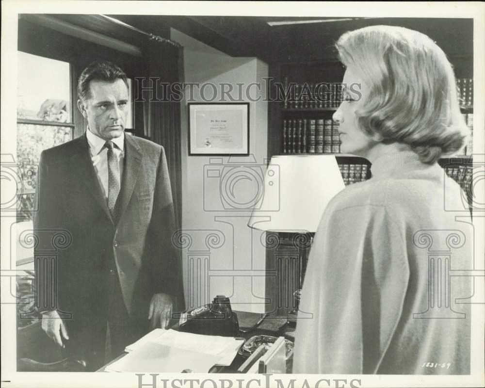 Press Photo Actors Richard Burton, Eva Marie Saint in &quot;The Sandpiper&quot;- Historic Images