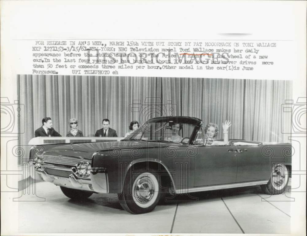 1961 Press Photo NBC Television Model Toni Wallace in Car, 