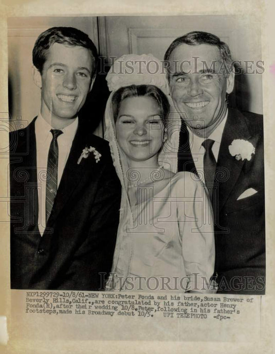 1961 Press Photo Actors Peter & Henry Fonda, Susan Brewer at Wedding, New York- Historic Images