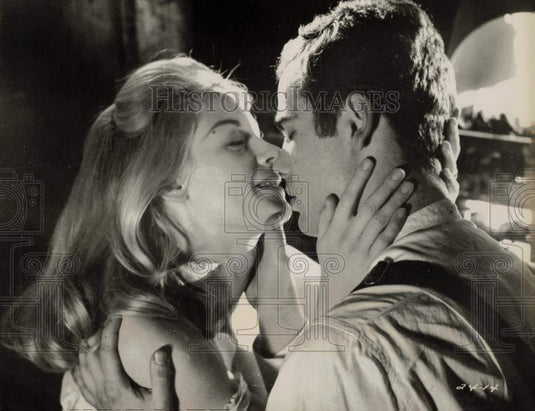 1960 Press Photo Actress Mary Ure and Co-Star in "The Easy Way" - kfx18419- Historic Images